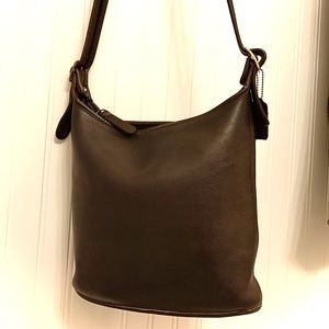 Vintage Coach NYC Slim Duffle Shoulder Sac